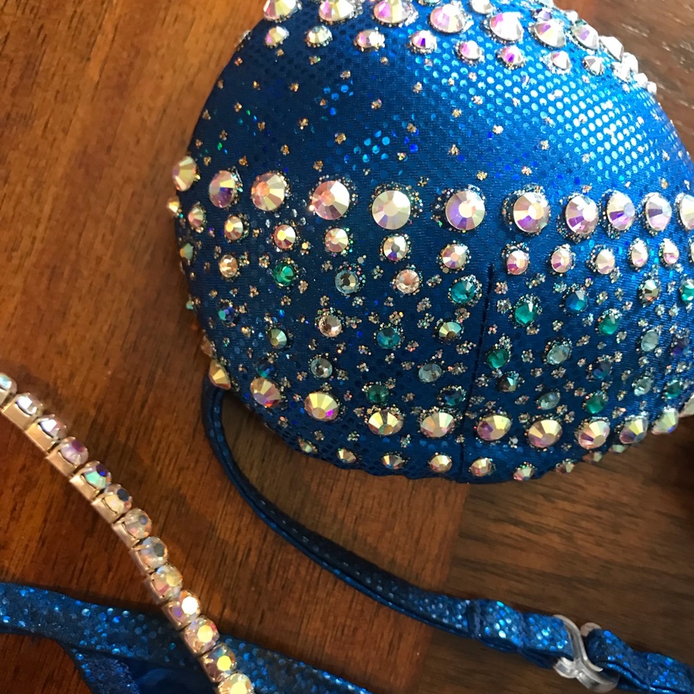 Competition Bikini - image 4